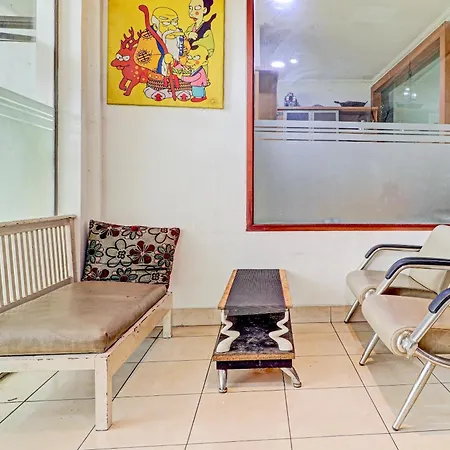 Oyo 90218 Ubaran Guest House